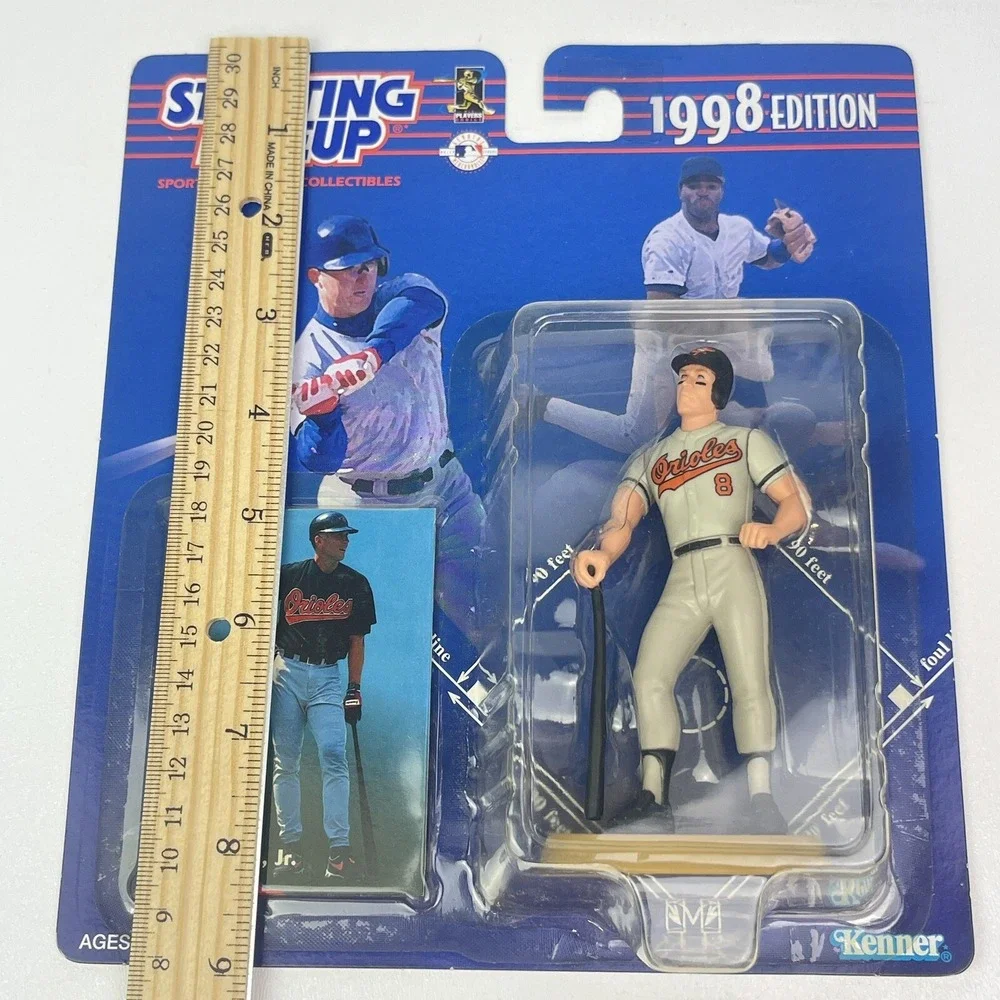 CAL RIPKEN JR Baltimore Orioles Starting Lineup SLU 1998 MLB Figure and Card